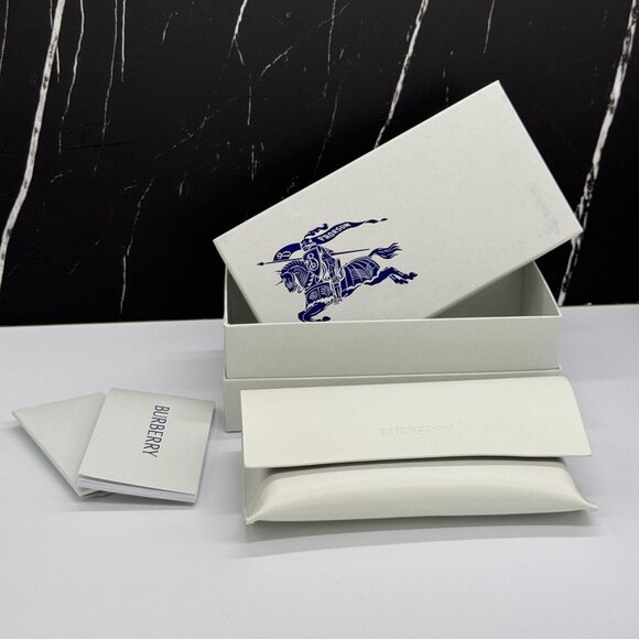 NEW BURBERRY BE4421U 4104/87 CAT EYE WOMEN SUNGLASSES BE4421U 410487 - Picture 10 of 10